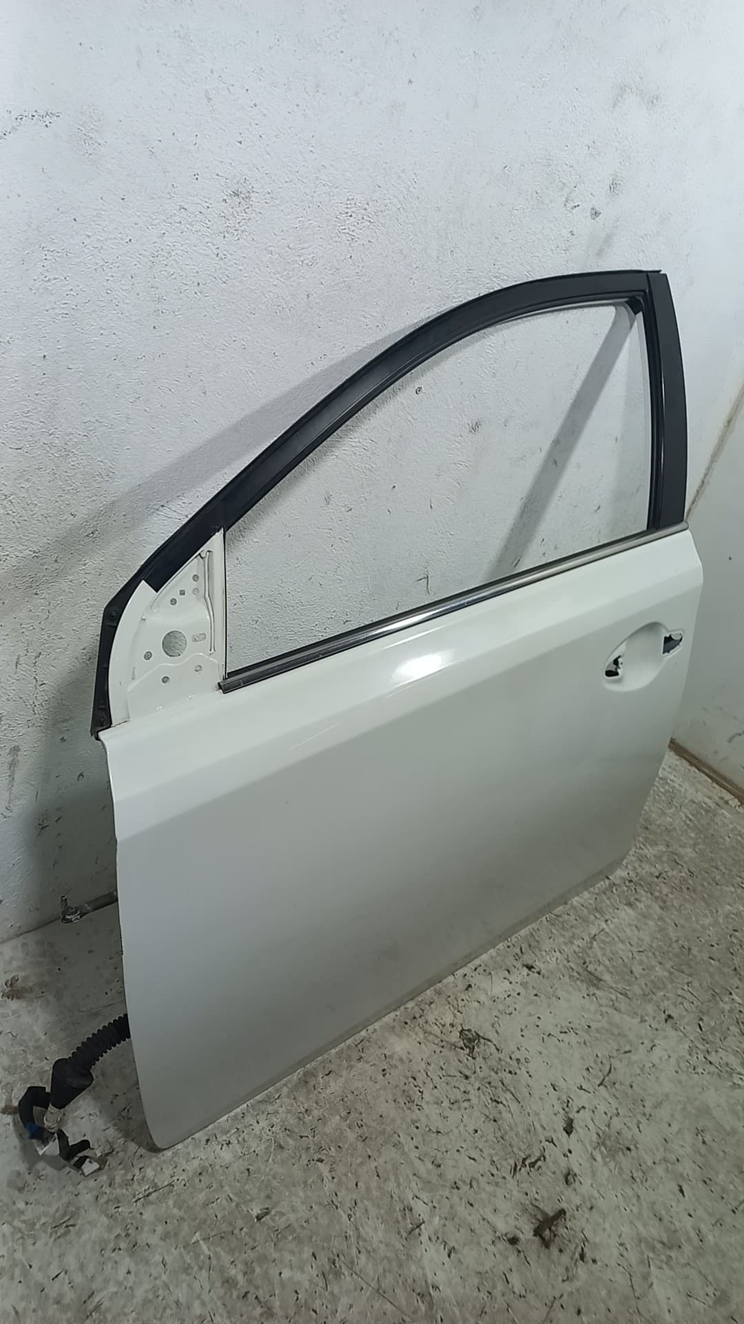 Puerta delantera izquierda TOYOTA AURIS 2