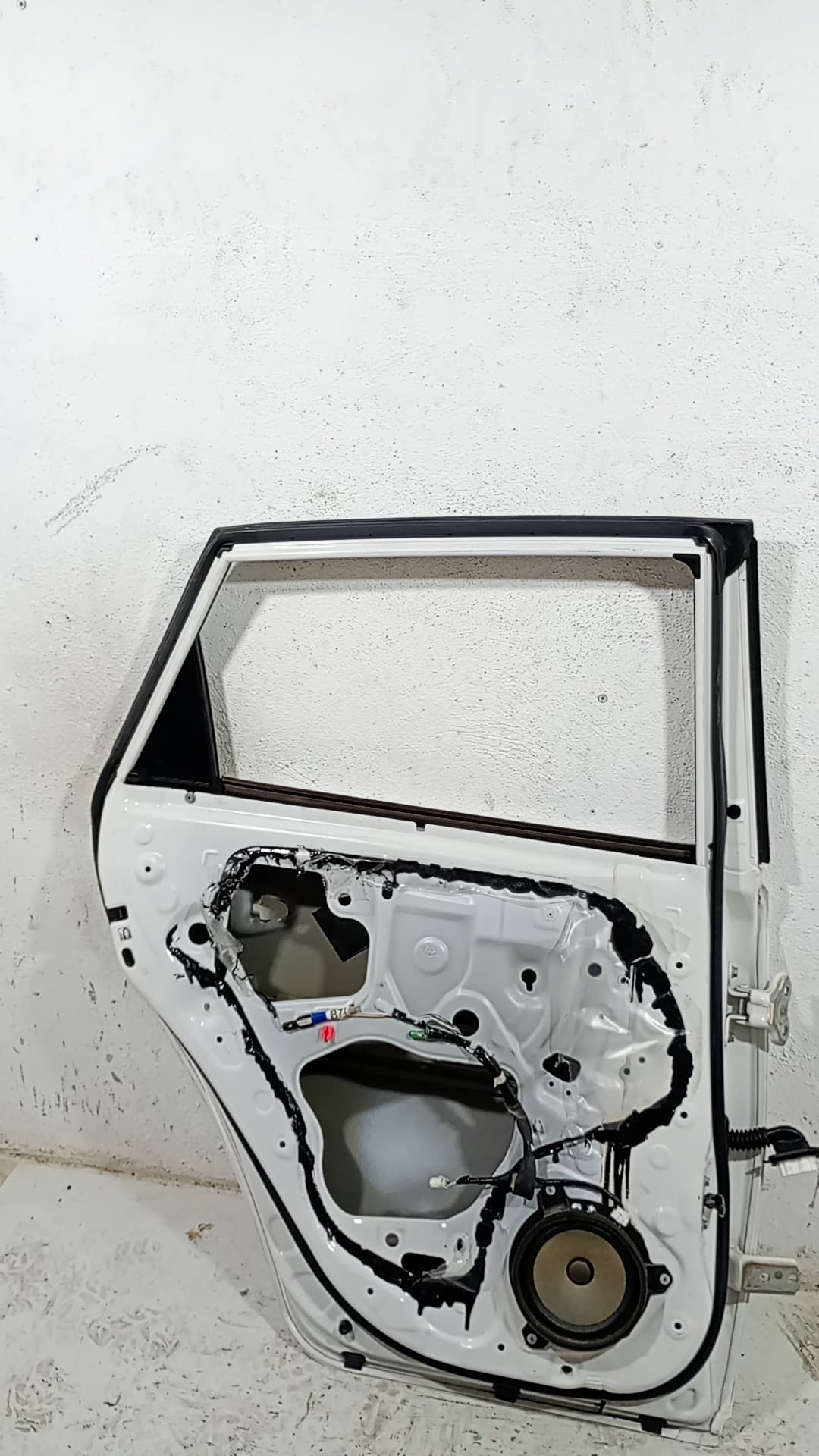 Puerta trasera izquierda TOYOTA AURIS 3