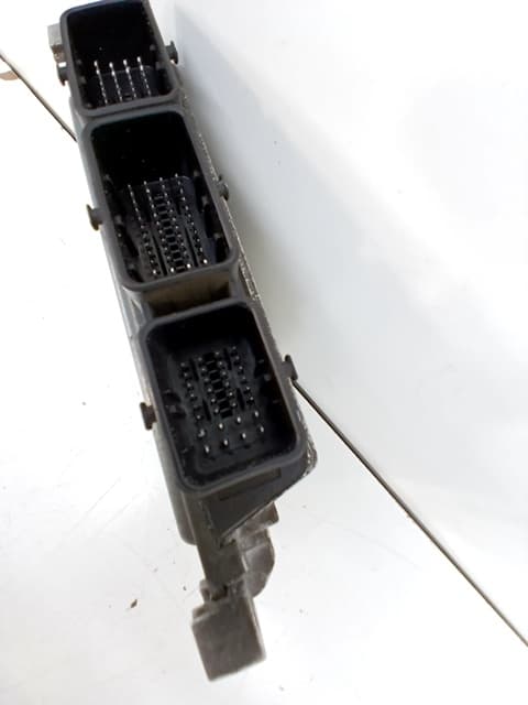 Centralita motor uce RENAULT MEGANE III BERLINA 5 P 2