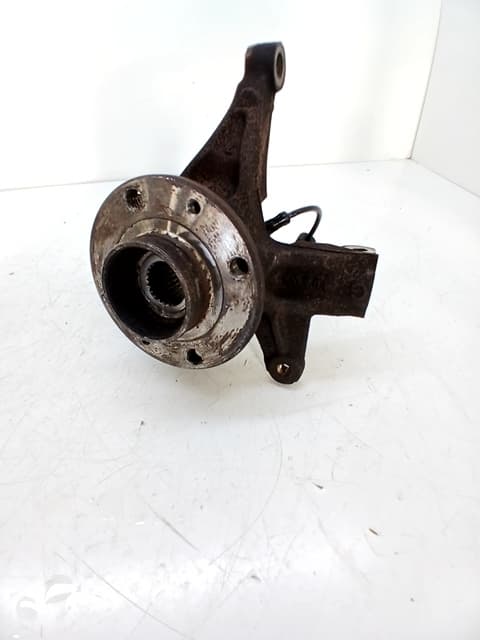 Mangueta delantera izquierda RENAULT MEGANE III BERLINA 5 P