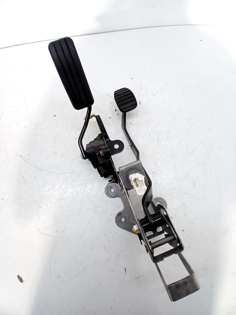 Pedal acelerador RENAULT MEGANE III BERLINA 5 P