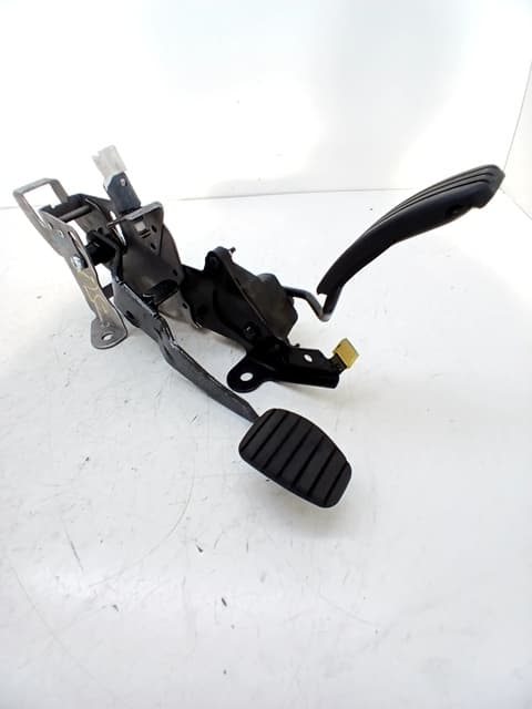 Pedal acelerador RENAULT MEGANE III BERLINA 5 P 2