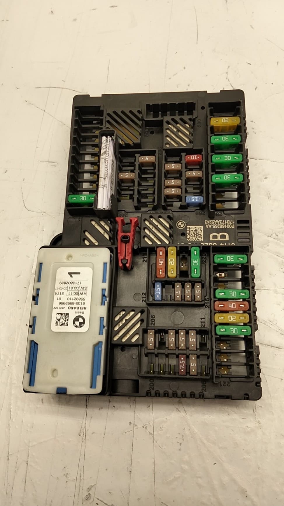 Caja reles / fusibles BMW X3 (G01, F97, G08)