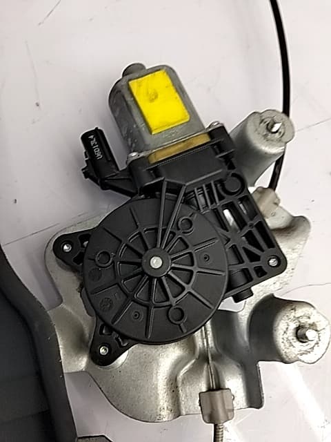 Motor elevalunas delantero izquierdo SSANGYONG TIVOLI 2