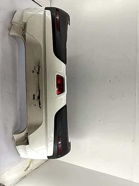 Paragolpes trasero SSANGYONG TIVOLI