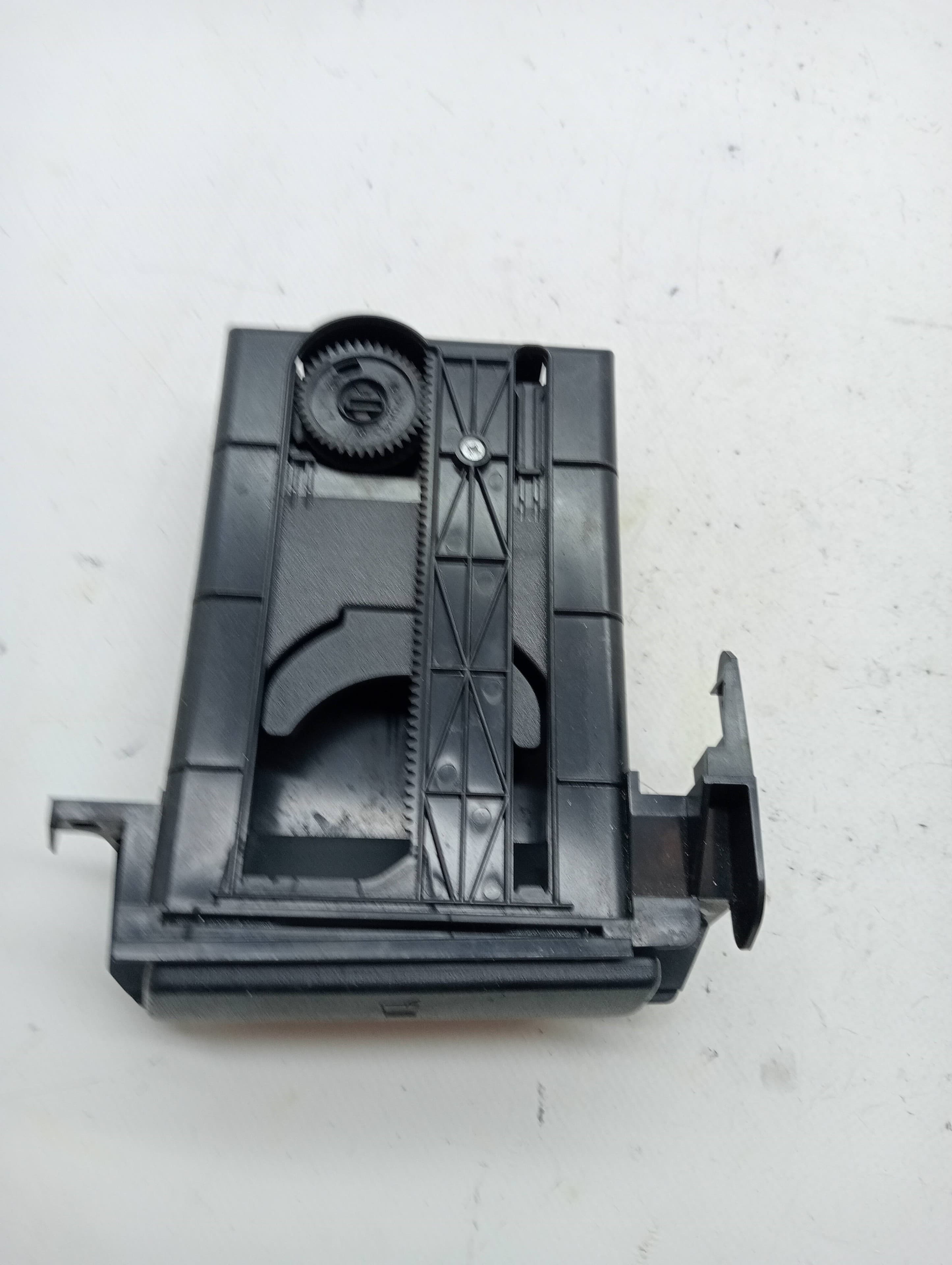 Plastico TOYOTA PRIUS+