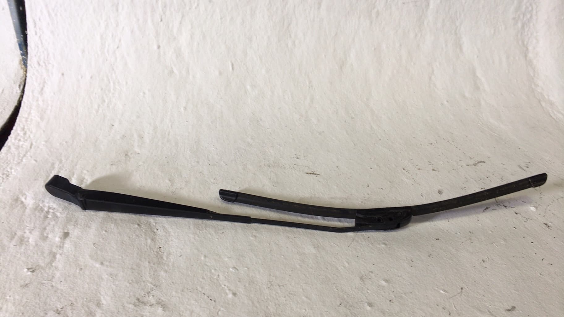 Brazo limpia delantero derecho DACIA SANDERO