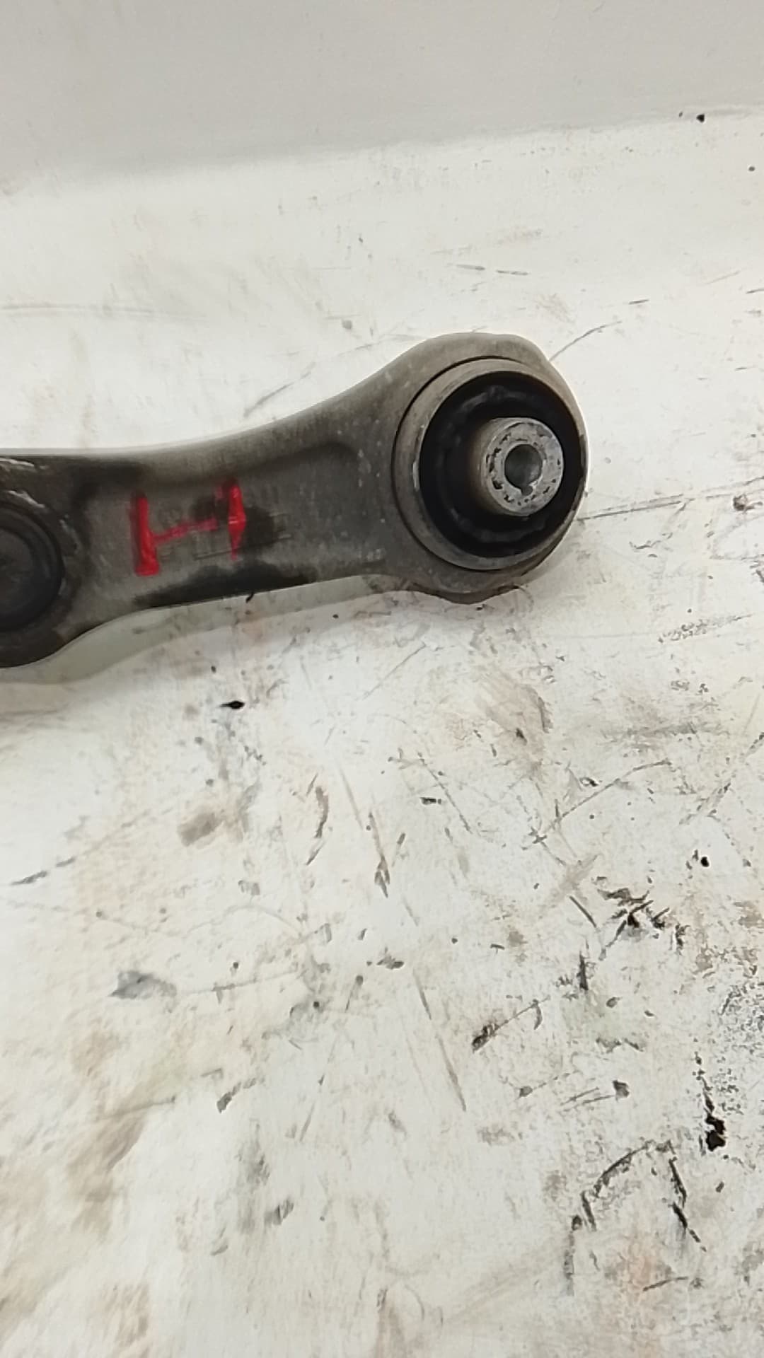 Brazo suspension inferior delantero izquierdo MERCEDES-BENZ C-CLASS 2
