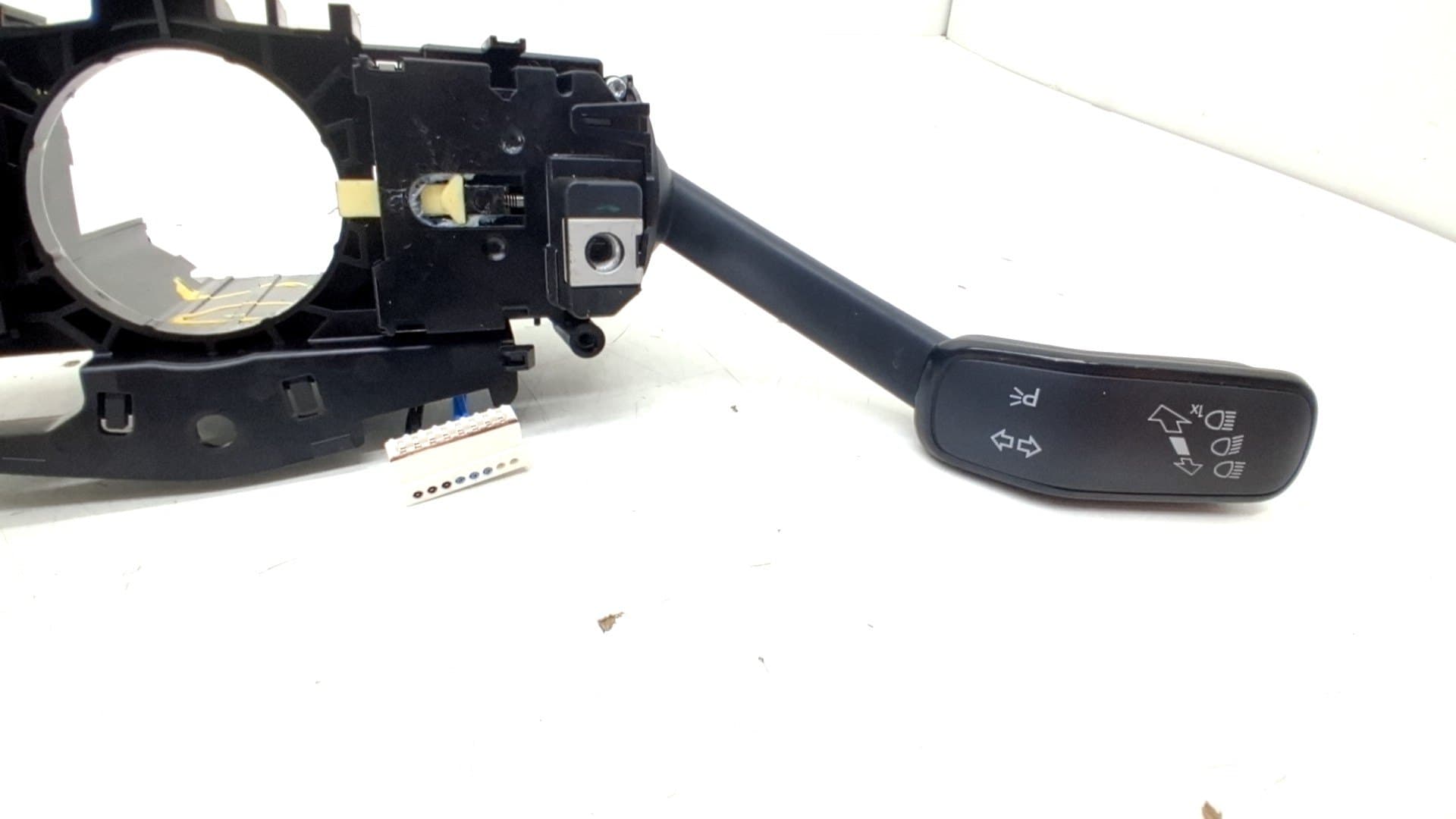 Mando multifuncion VOLKSWAGEN GOLF VIII LIM 3
