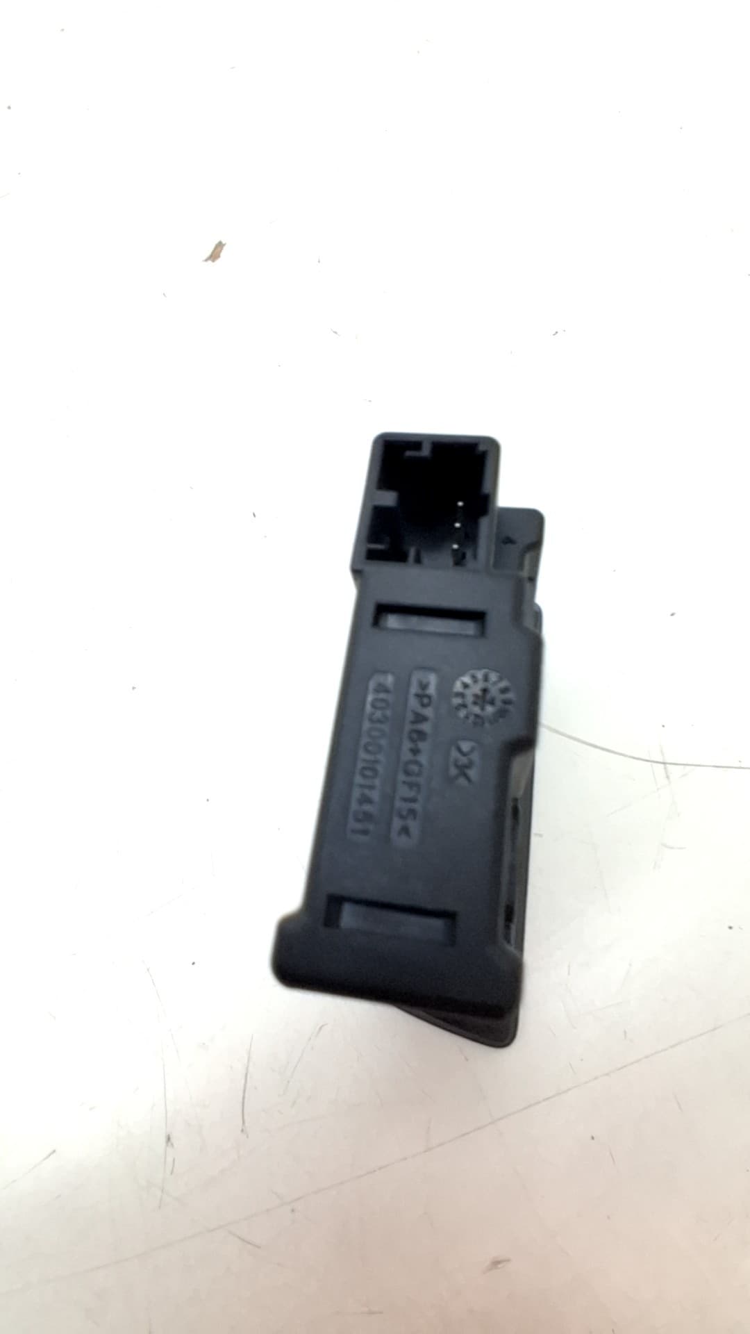 Recambio VOLKSWAGEN GOLF VIII LIM ref. 2G6035718 2