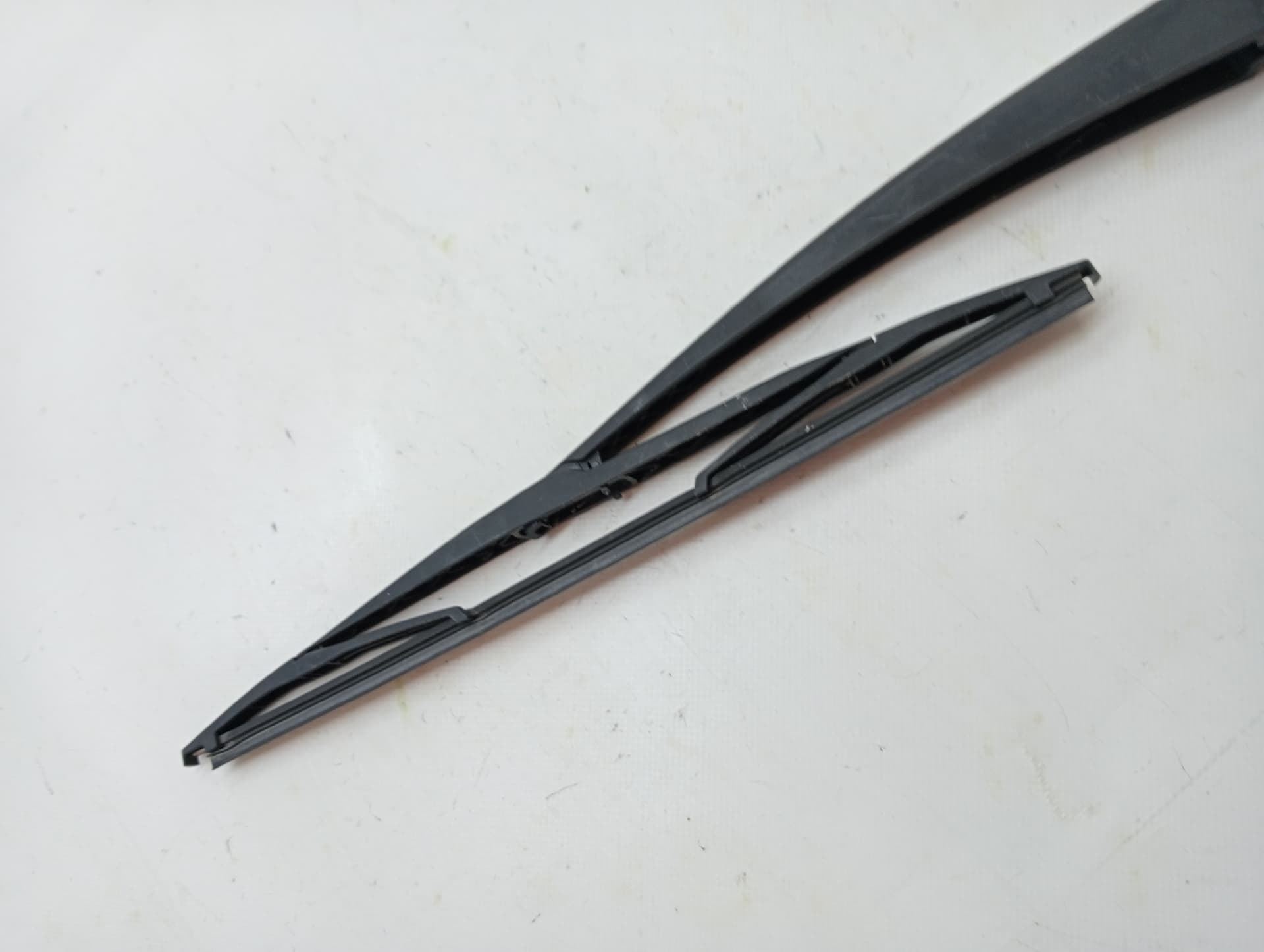 Brazo limpia trasero RENAULT LAGUNA III 3