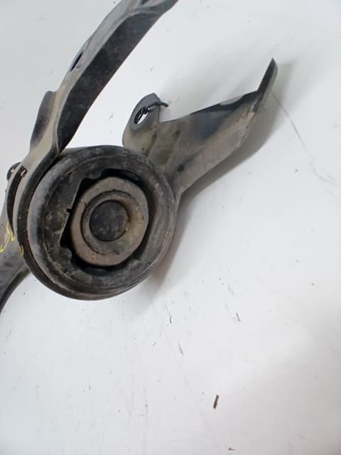 Brazo suspension inferior delantero izquierdo FORD FOCUS 4