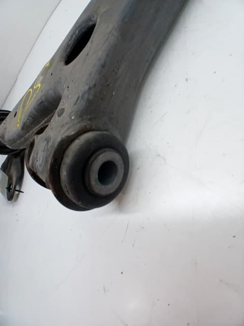 Brazo suspension inferior delantero izquierdo FORD FOCUS 3