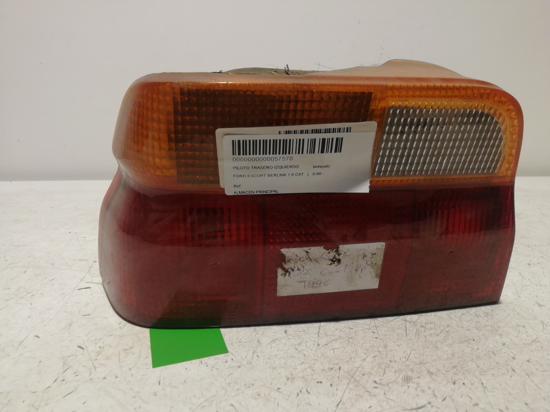 Piloto trasero izquierdo FORD ESCORT BERLINA