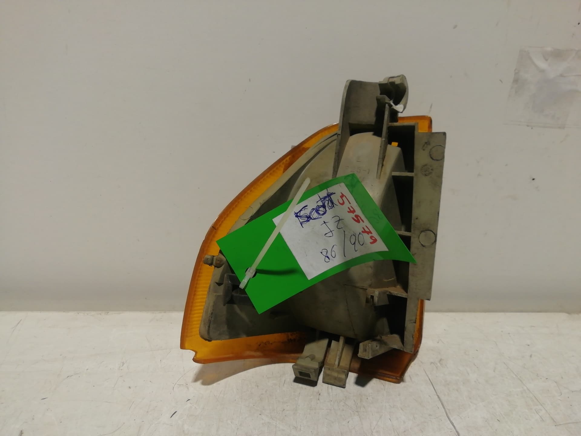 Recambio FORD ESCORT BERLINA ref. 6136490 2