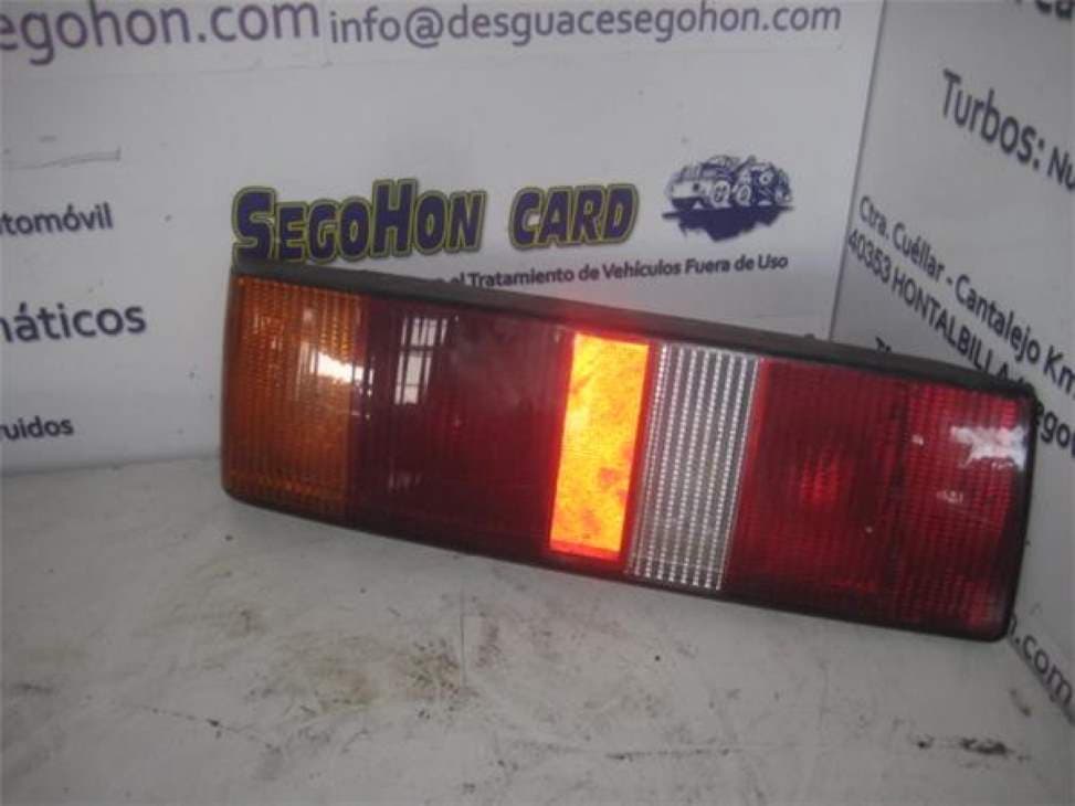 Piloto trasero izquierdo FORD ESCORT BERLINA