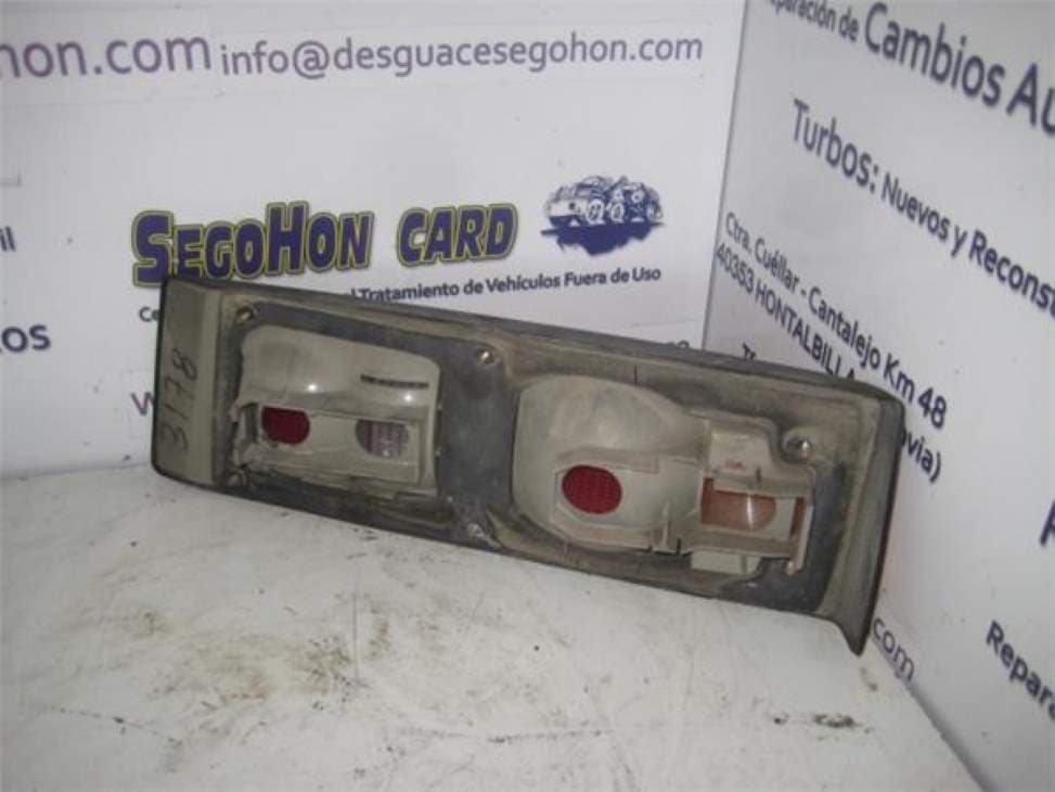 Piloto trasero izquierdo FORD ESCORT BERLINA 2