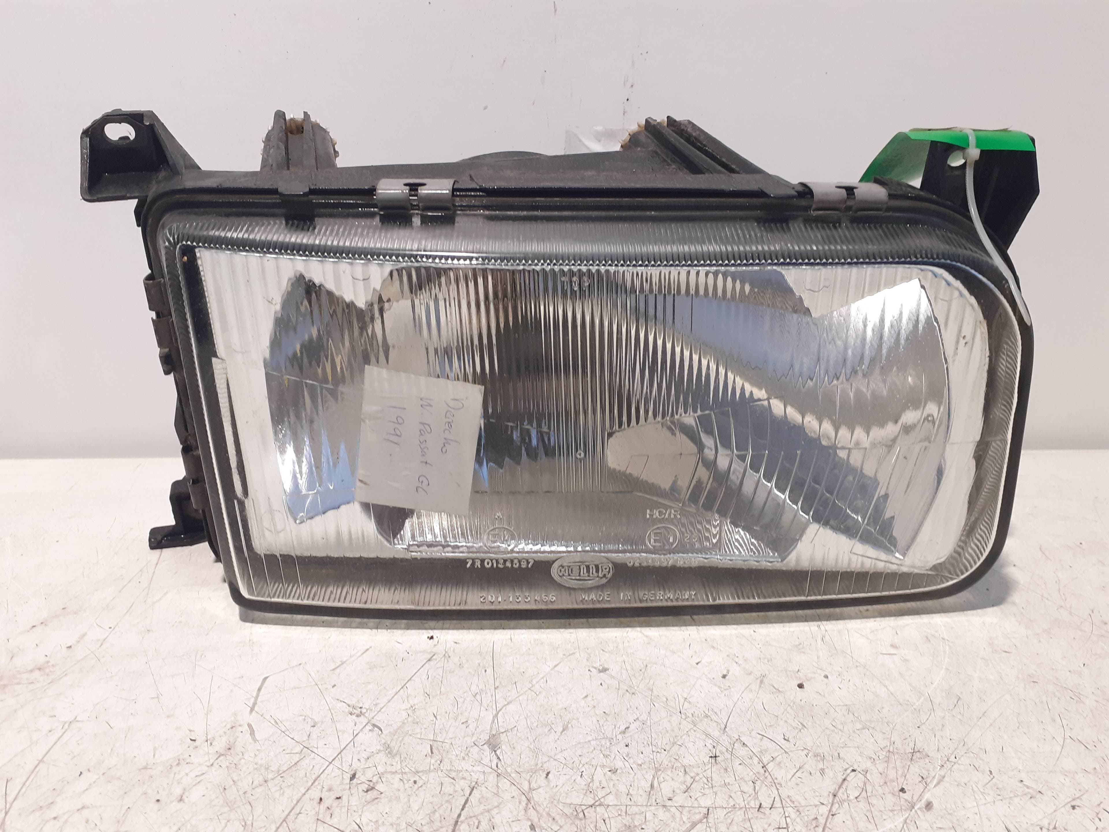 Faro derecho VOLKSWAGEN PASSAT VARIANT (315)