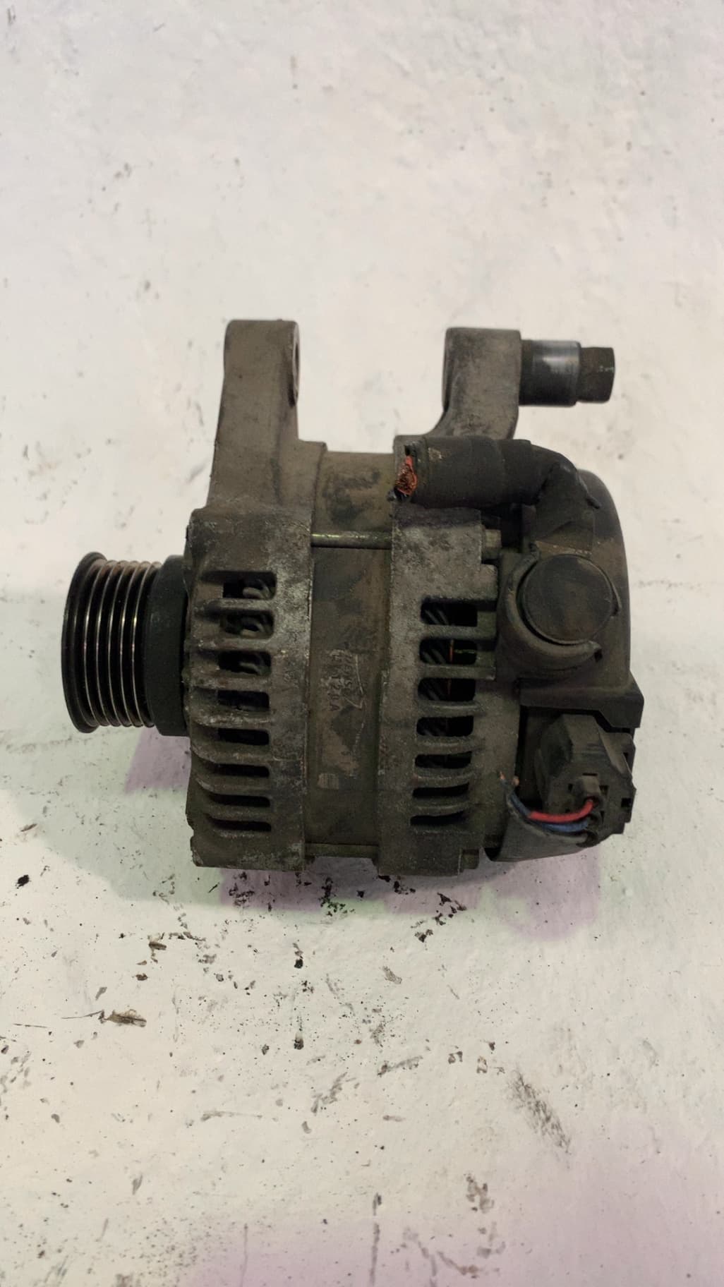Alternador FORD FOCUS BERLINA (CAP) 3
