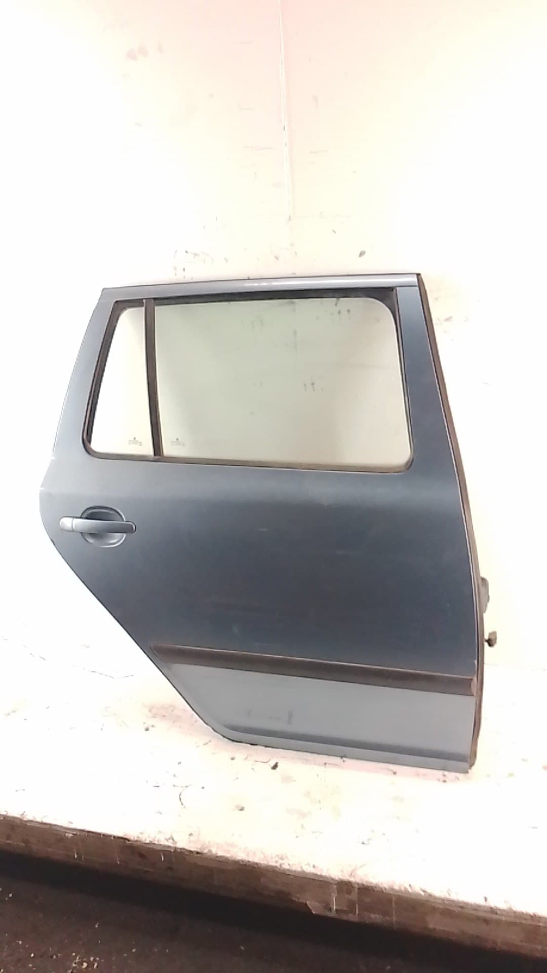 Puerta trasera derecha SKODA OCTAVIA II COMBI (1Z5)