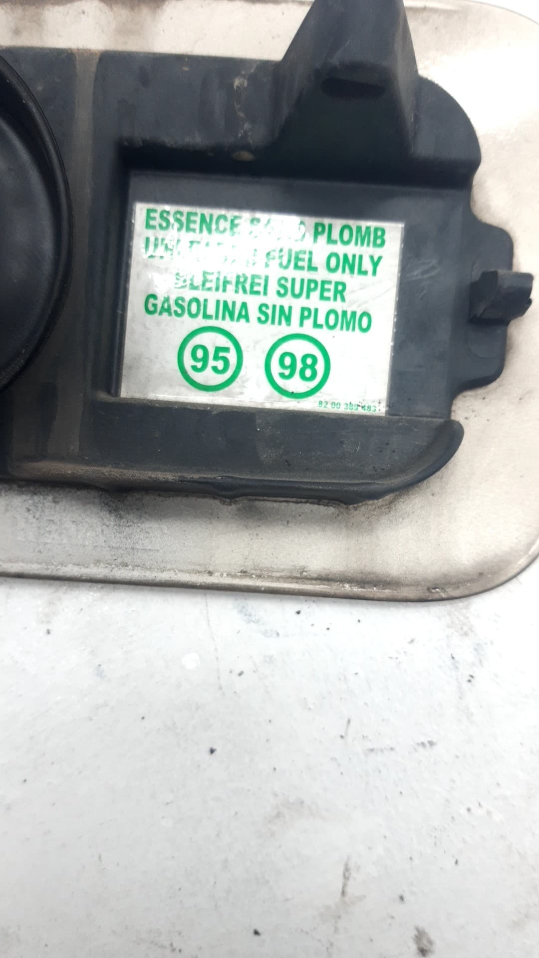 Tapa exterior combustible RENAULT SCENIC (JA..) 2