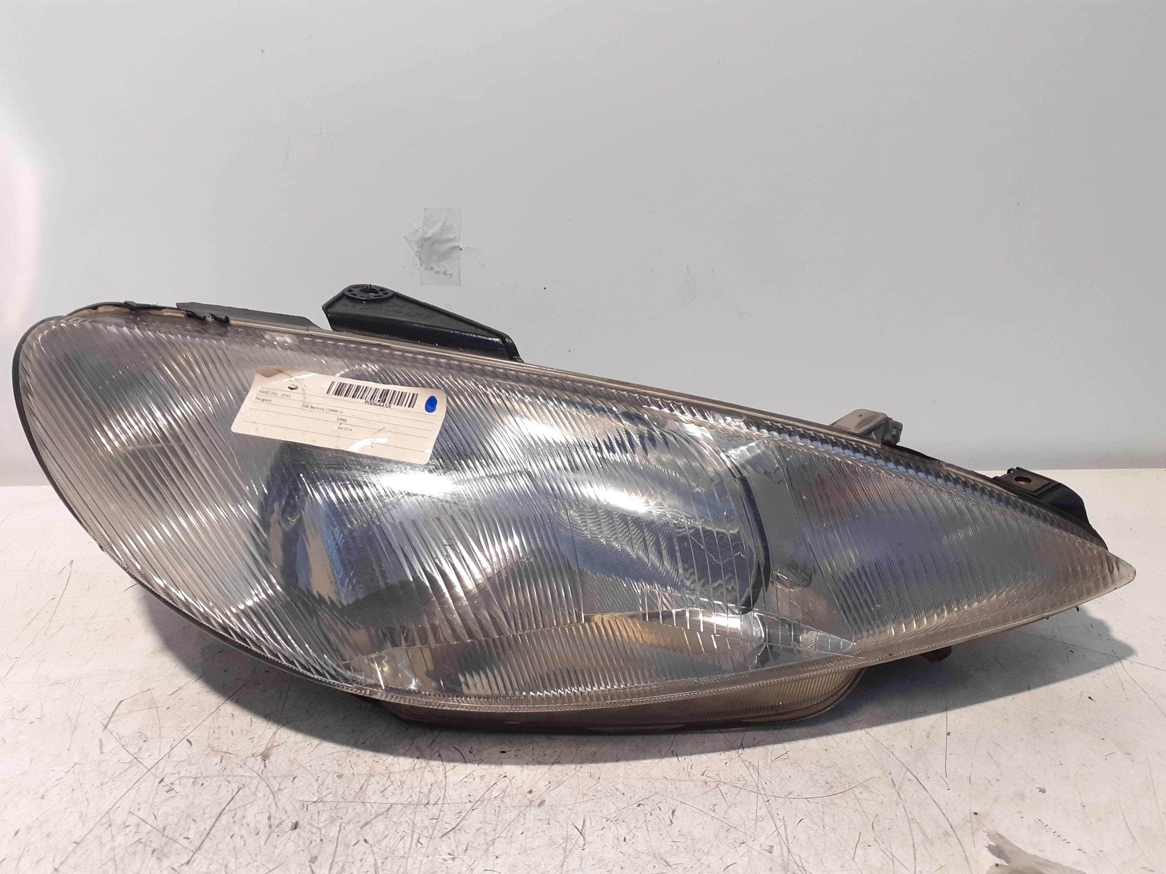 Faro izquierdo PEUGEOT 206 BERLINA