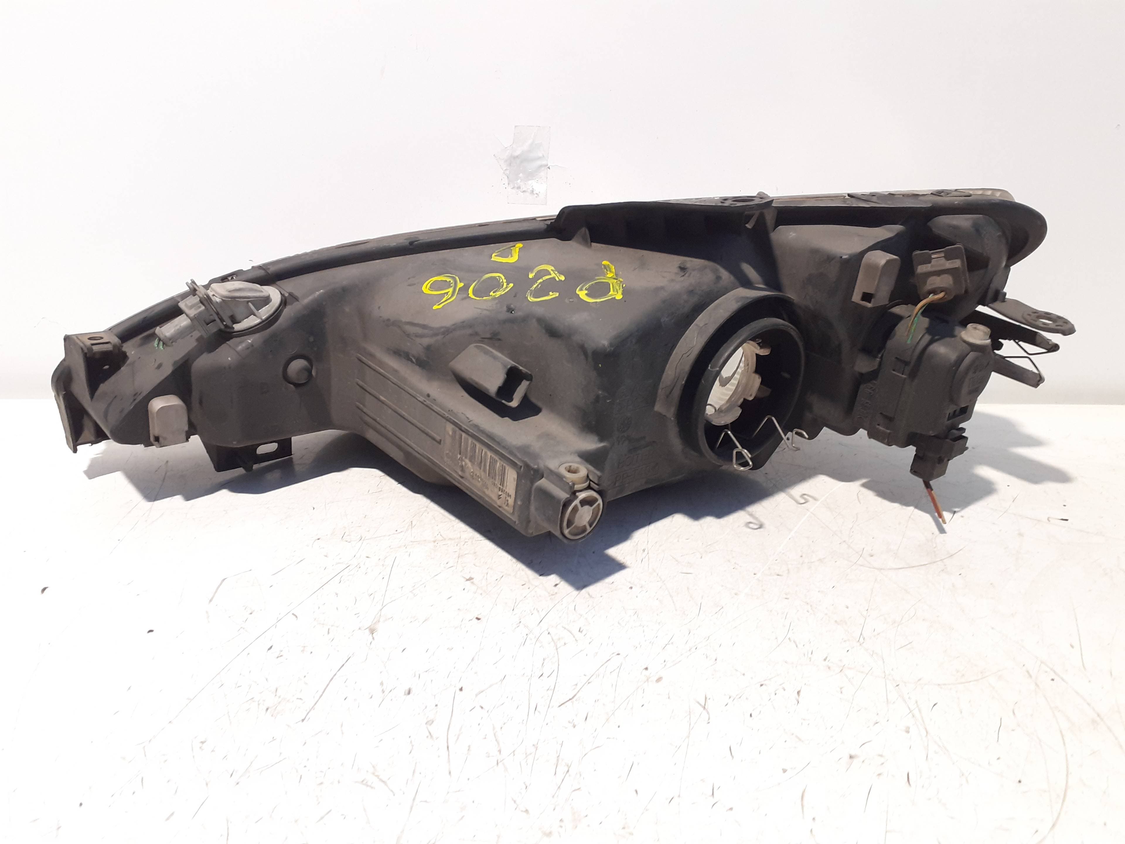 Faro derecho PEUGEOT 206 BERLINA 3