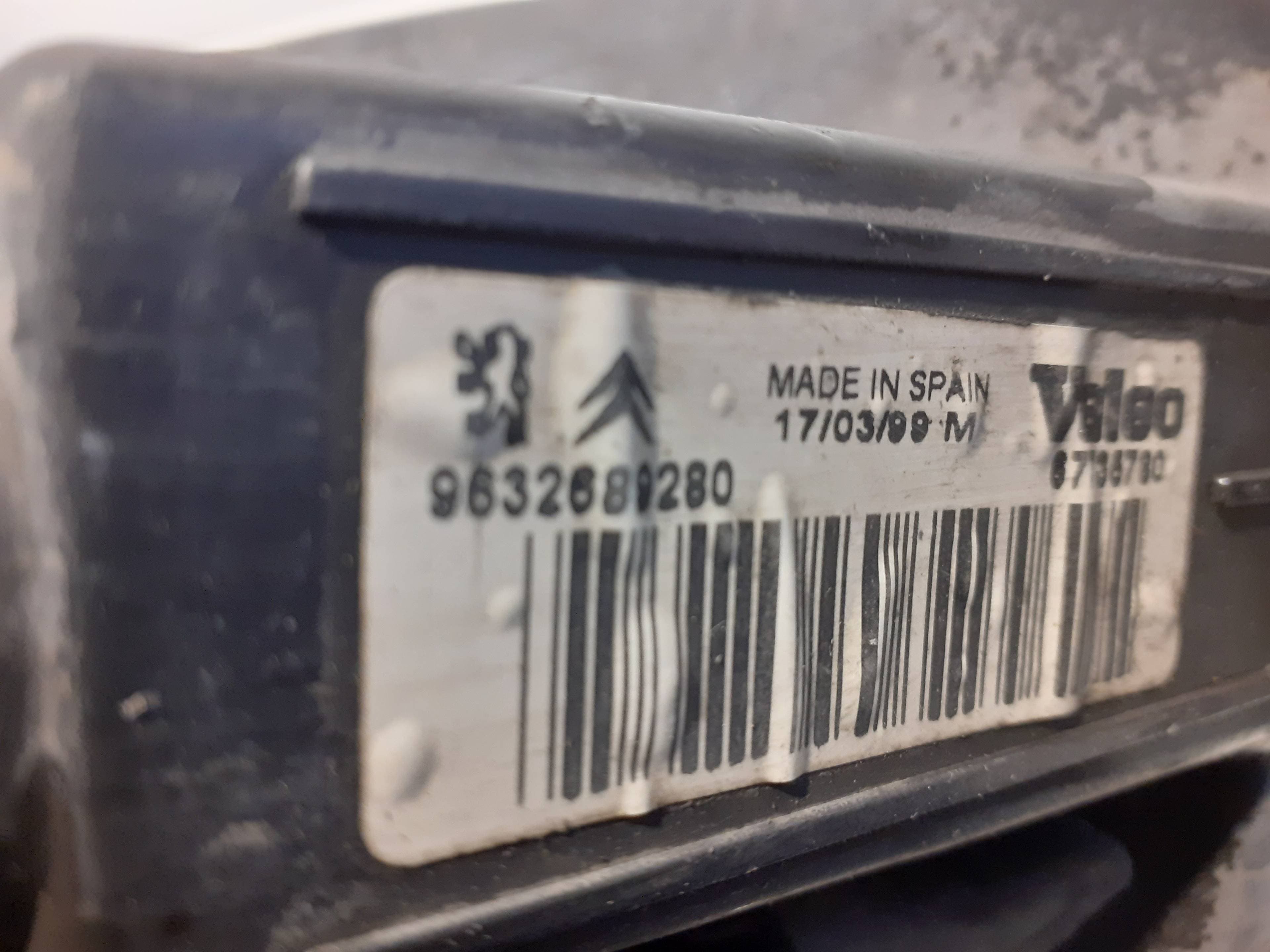 Faro derecho PEUGEOT 206 BERLINA 2