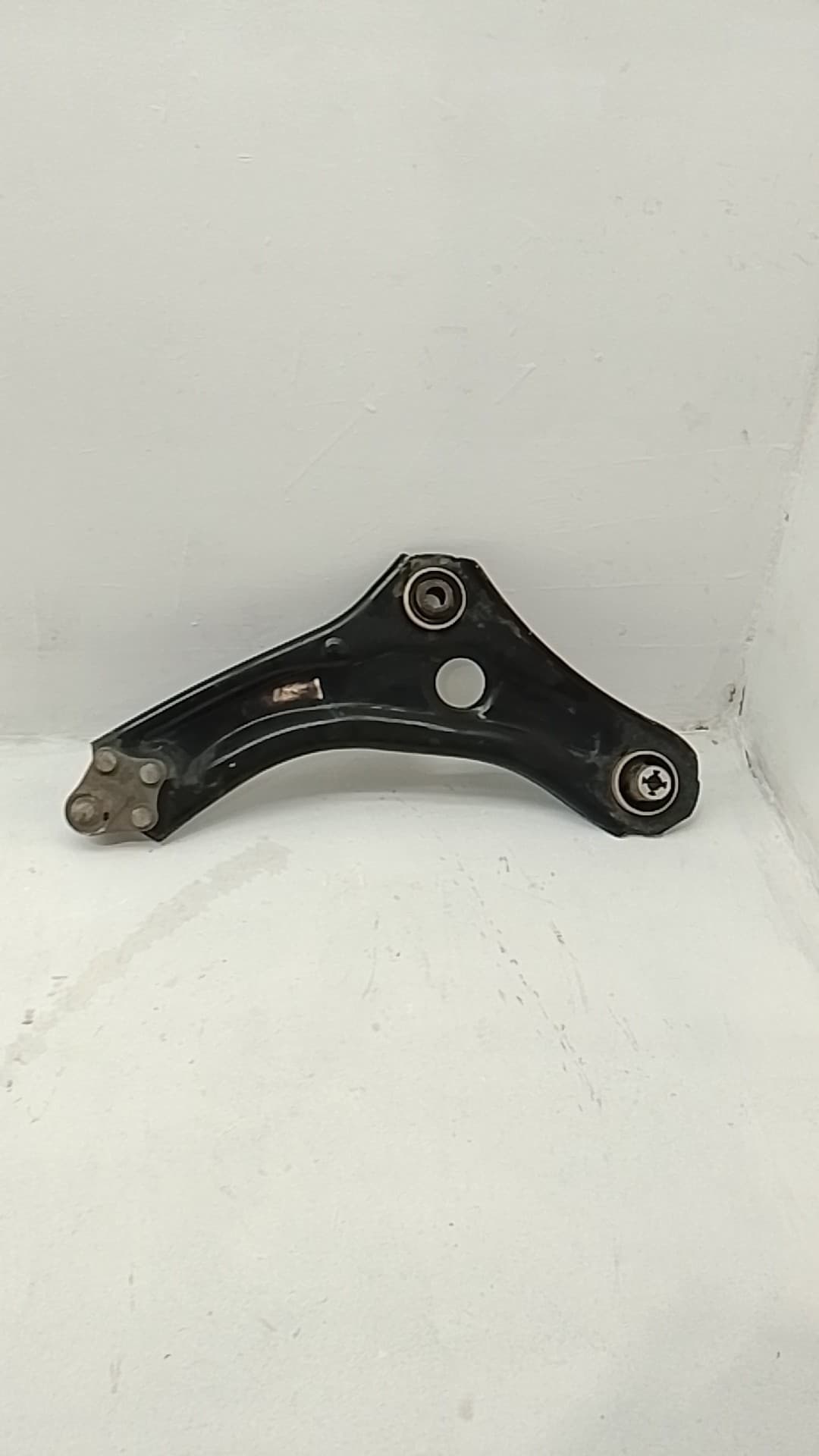 Brazo suspension inferior delantero izquierdo RENAULT MEGANE IV BERLINA 5P 2