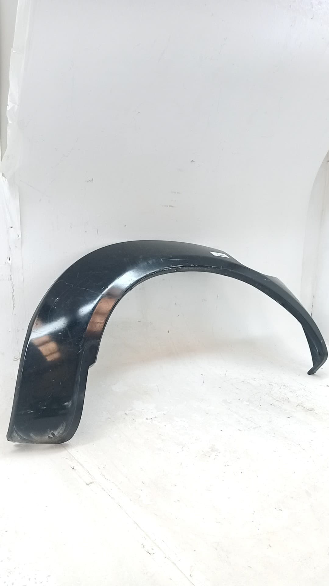 Aletin trasero derecho NISSAN PICK-UP (Y720) 2