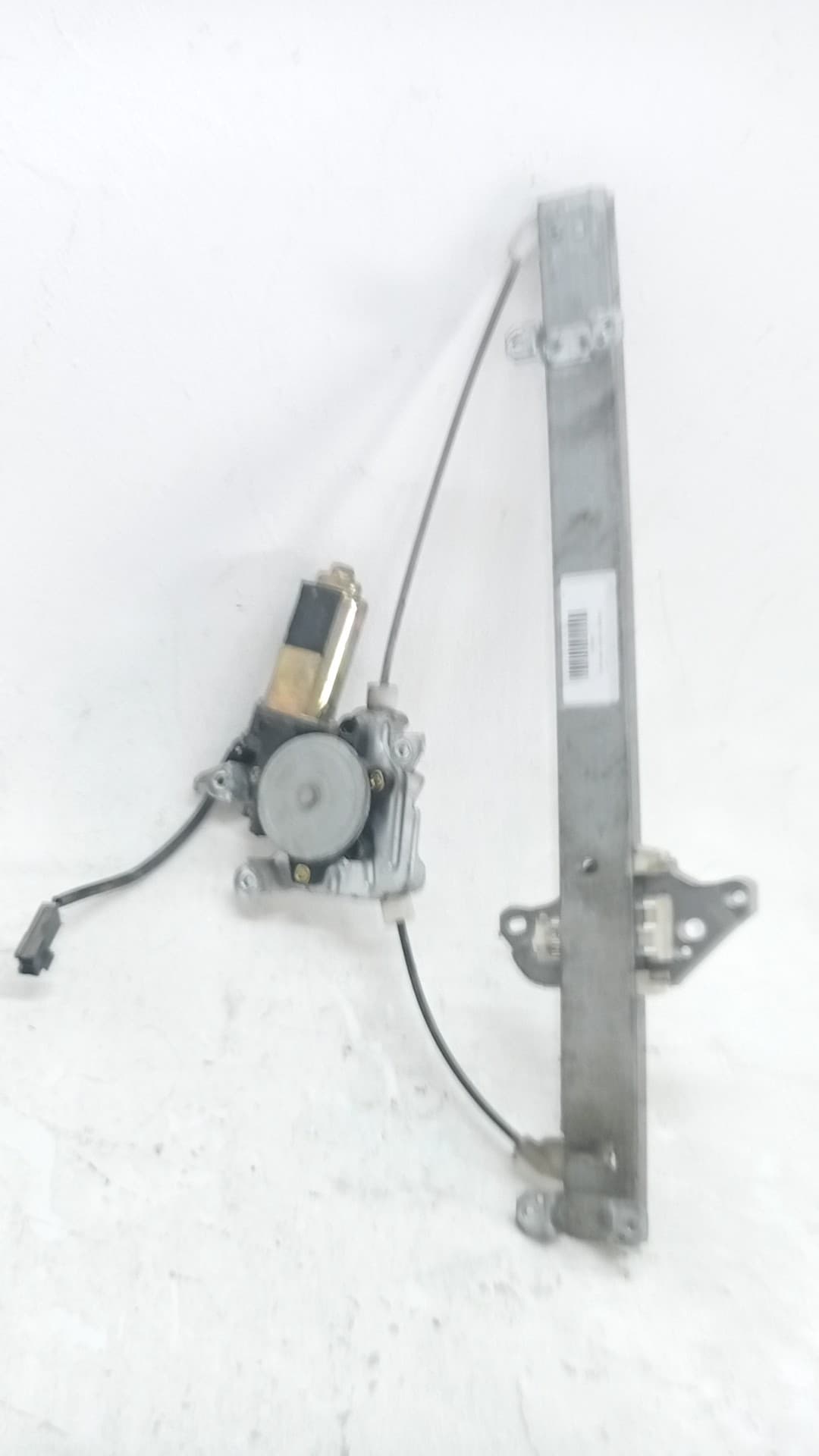 Elevalunas trasero derecho NISSAN PICK-UP (Y720)
