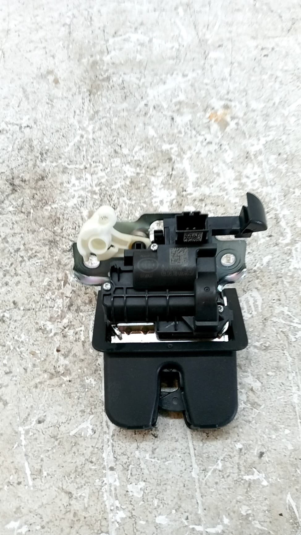 Cerradura maletero / porton VOLKSWAGEN TIGUAN (AX1) 2