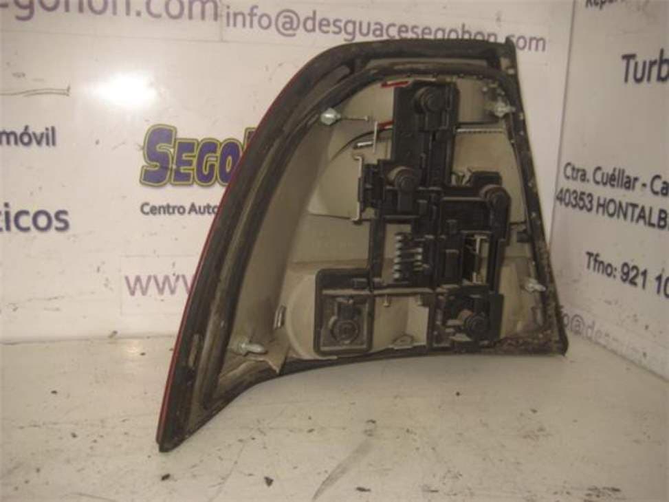 Piloto trasero derecho OPEL VECTRA B CARAVAN 2