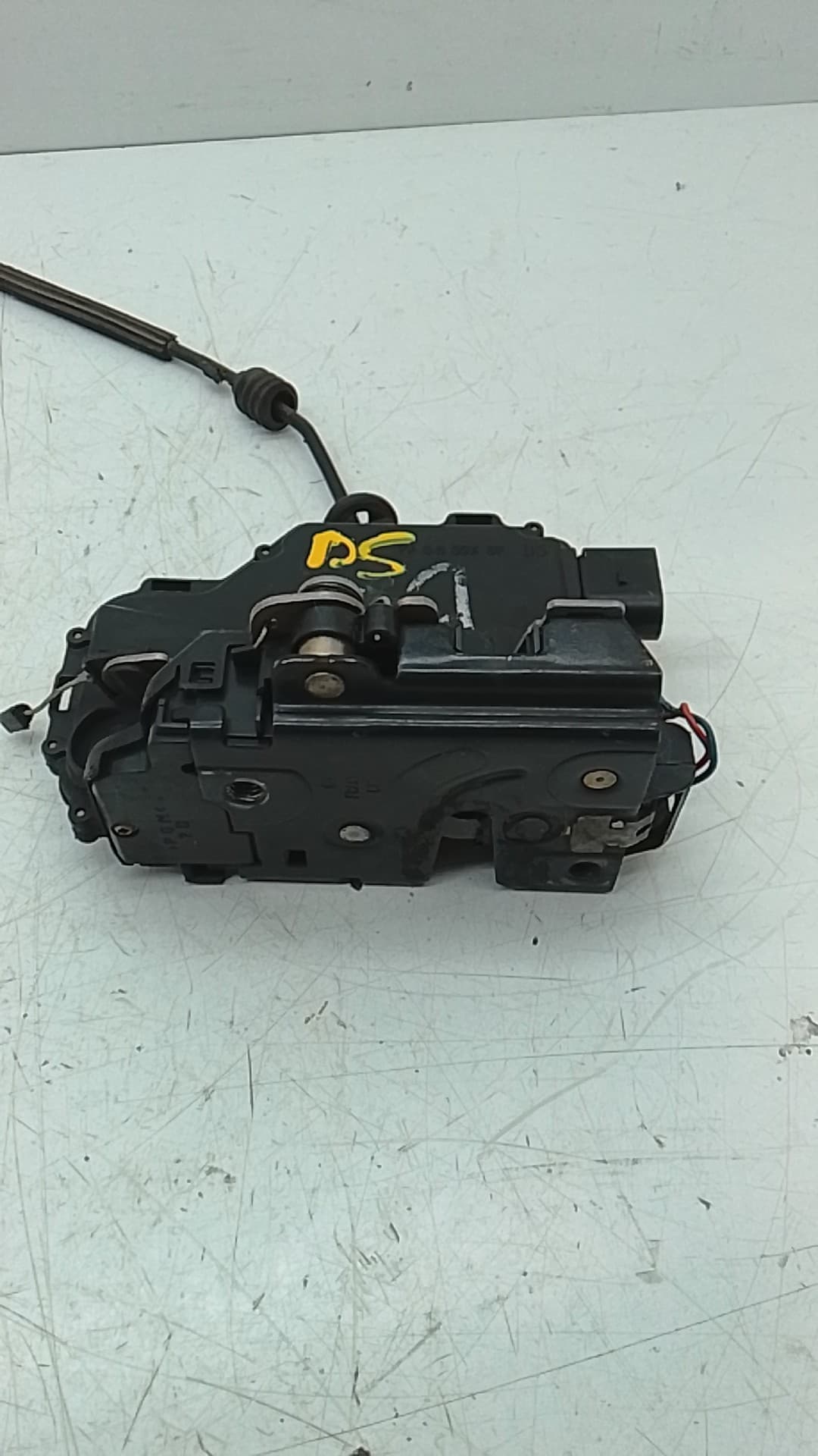 Cerradura puerta delantera derecha VOLKSWAGEN BORA BERLINA (1J2) 4
