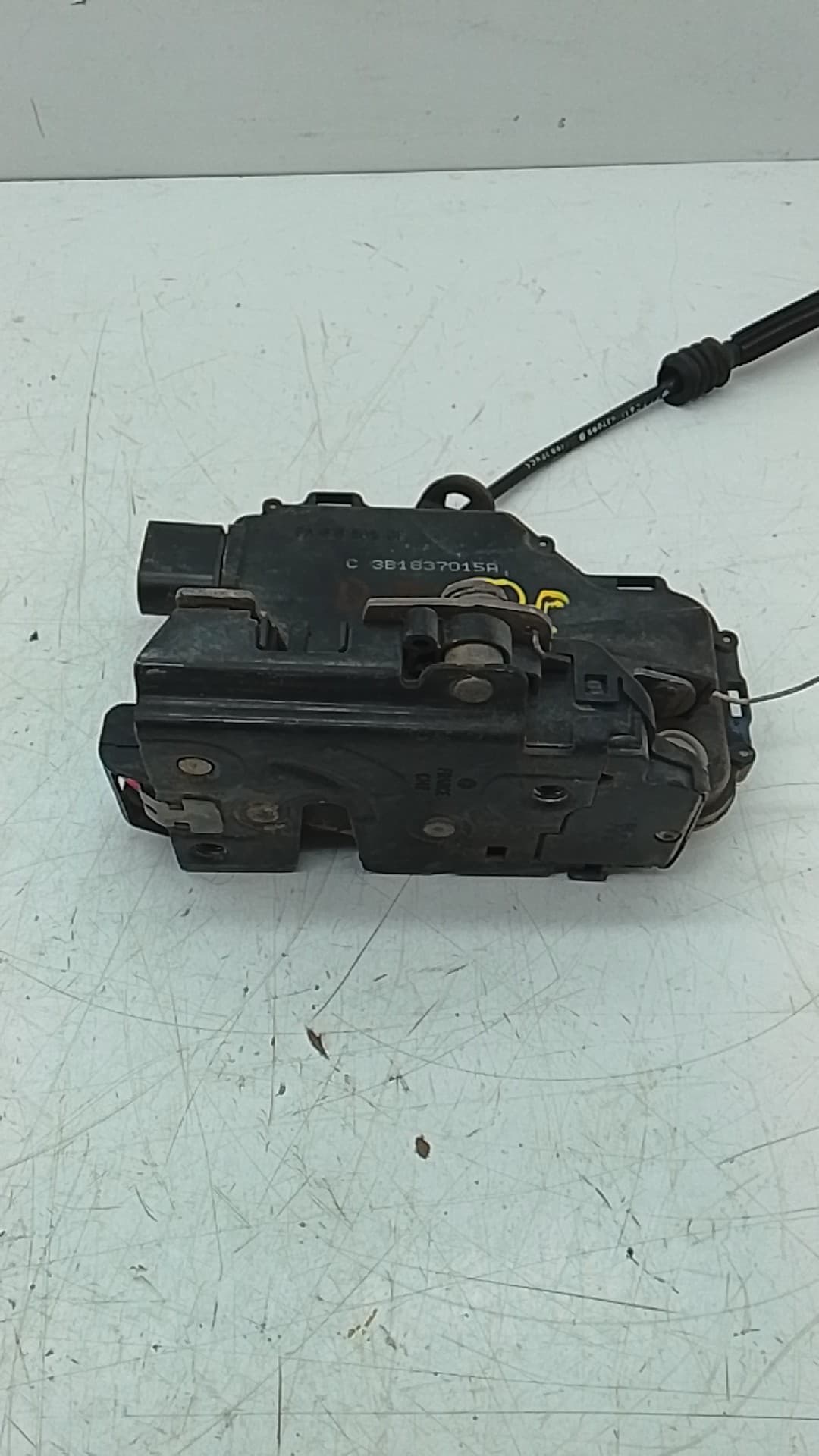 Cerradura puerta delantera izquierda VOLKSWAGEN BORA BERLINA (1J2) 4
