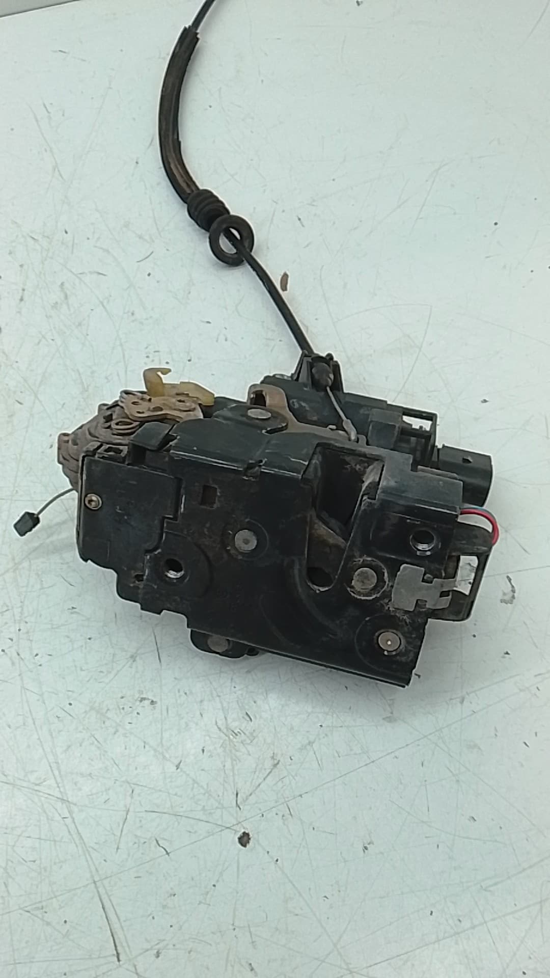Cerradura puerta delantera izquierda VOLKSWAGEN BORA BERLINA (1J2) 3