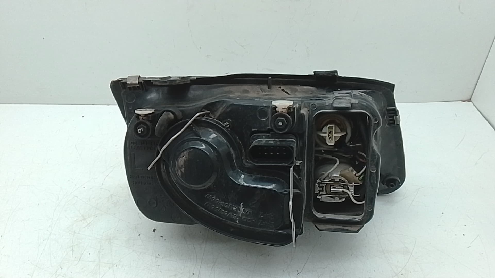 Faro izquierdo VOLKSWAGEN BORA BERLINA (1J2) 4