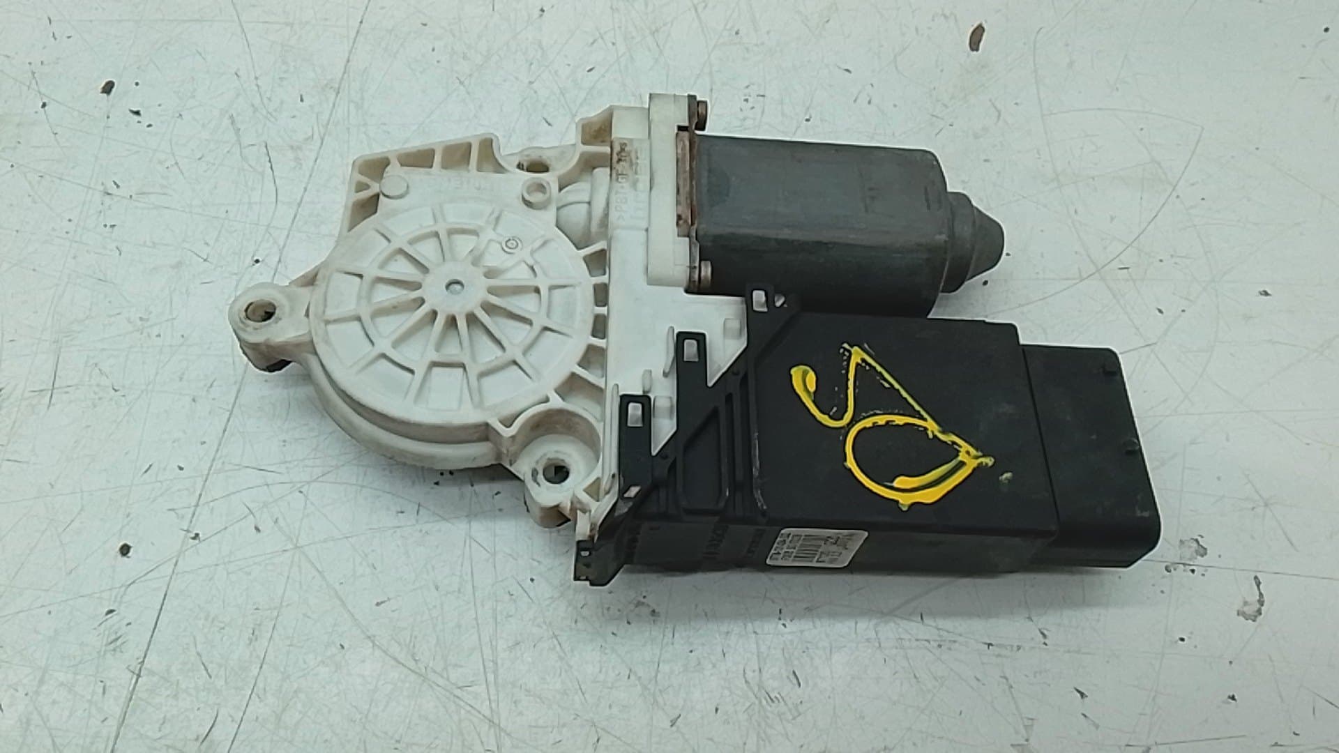 Motor elevalunas delantero derecho VOLKSWAGEN BORA BERLINA (1J2)