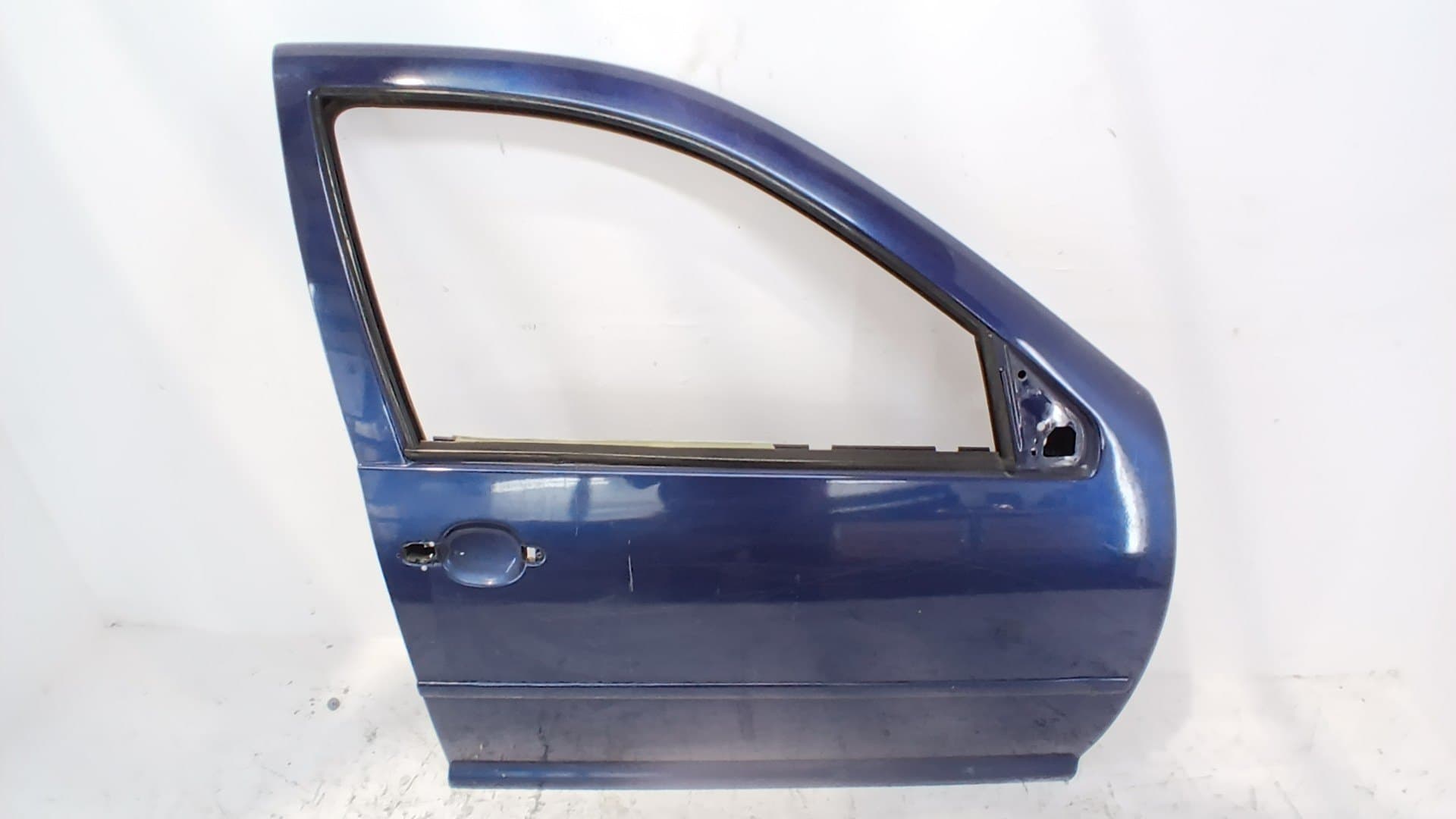 Puerta delantera derecha VOLKSWAGEN BORA BERLINA (1J2)