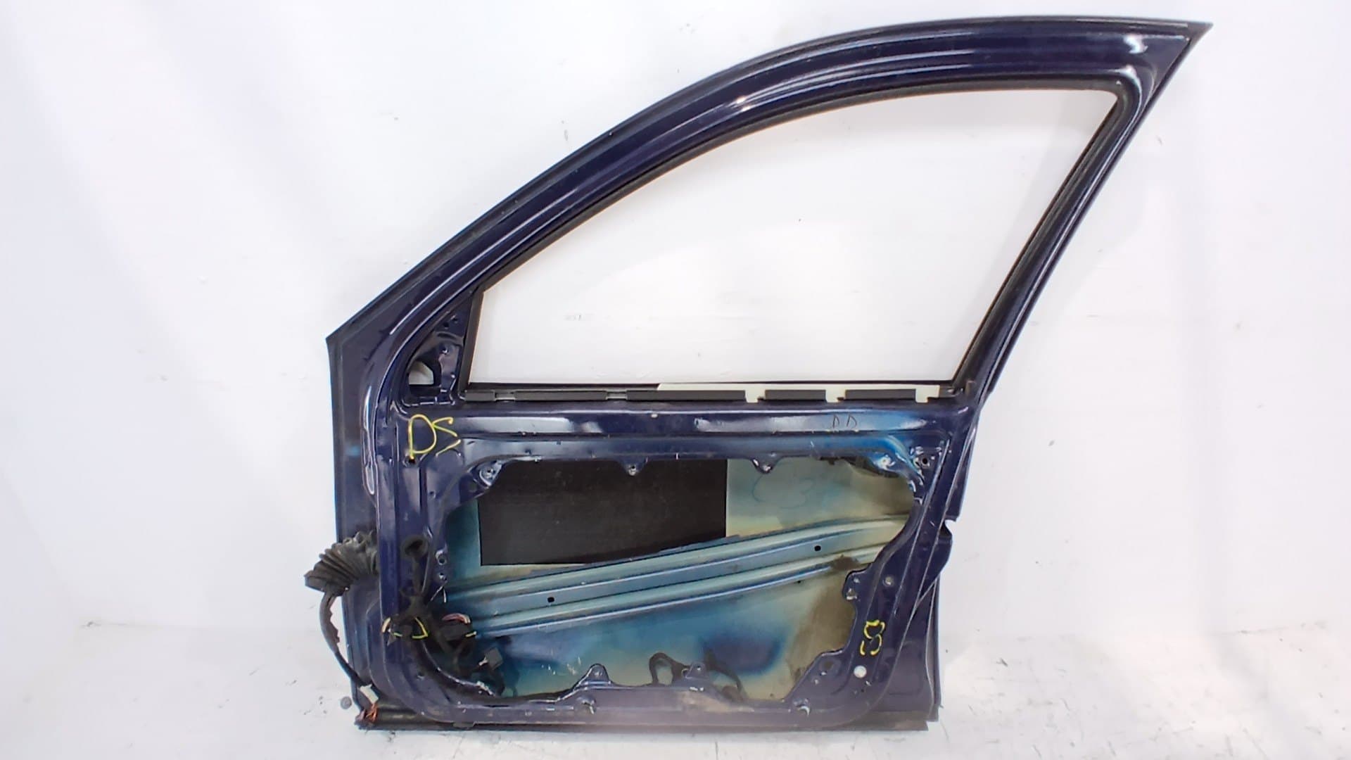 Puerta delantera derecha VOLKSWAGEN BORA BERLINA (1J2) 3