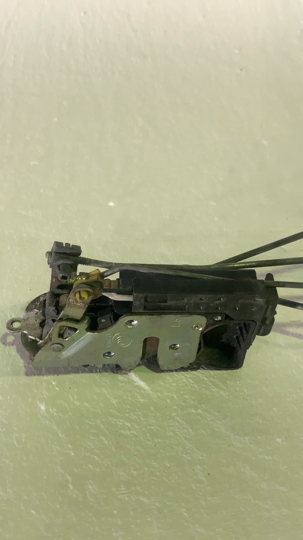 Cerradura puerta delantera izquierda CHEVROLET AVEO 2
