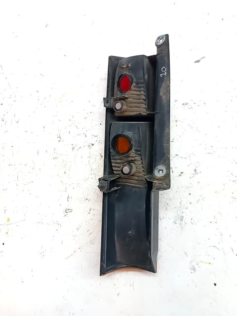Piloto trasero izquierdo SUZUKI IGNIS I (FH)