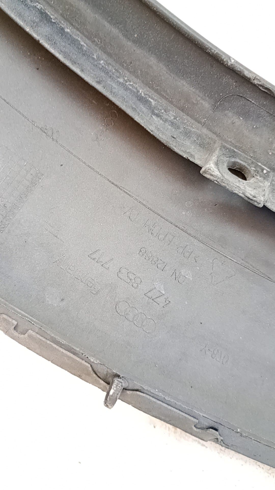 Aletin delantero izquierdo AUDI A6 BERLINA (4B2) 2
