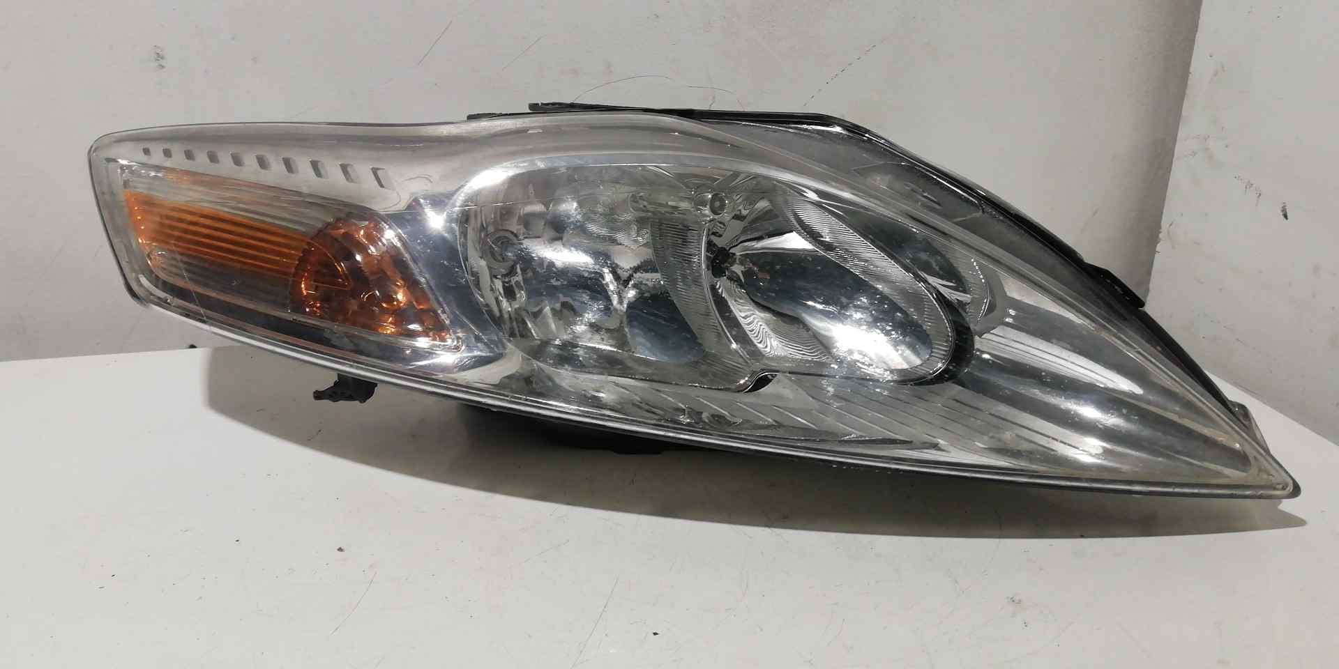 Faro derecho FORD MONDEO BERLINA (GD)