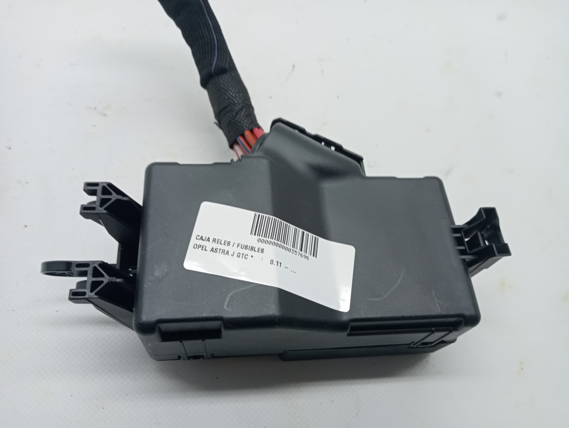 Caja reles / fusibles OPEL ASTRA J GTC