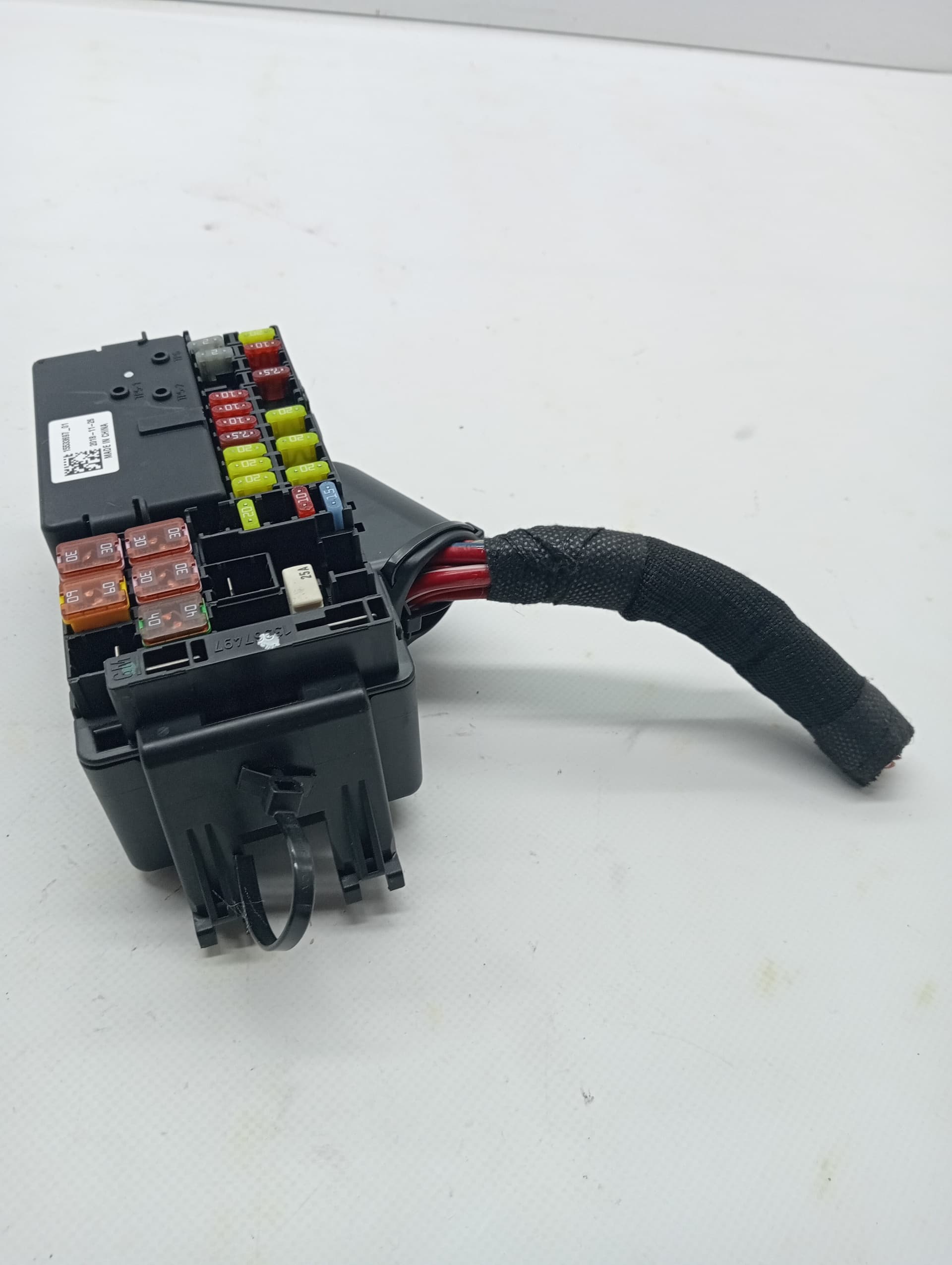 Caja reles / fusibles OPEL ASTRA J GTC 2