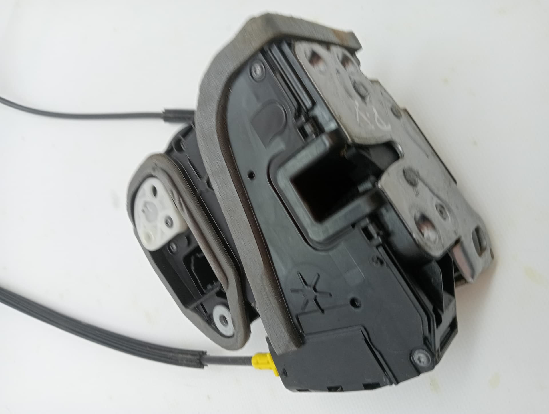 Cerradura puerta delantera derecha OPEL ASTRA J GTC 2