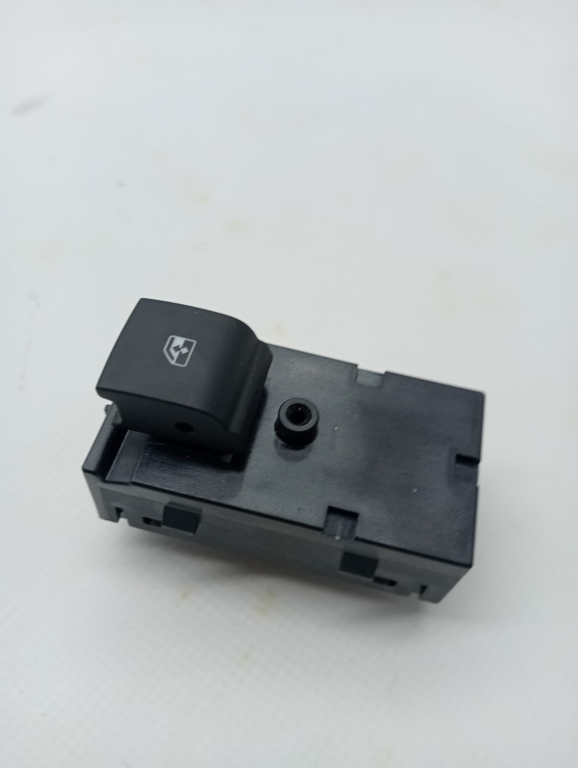 Mando elevalunas trasero derecho OPEL ASTRA J GTC