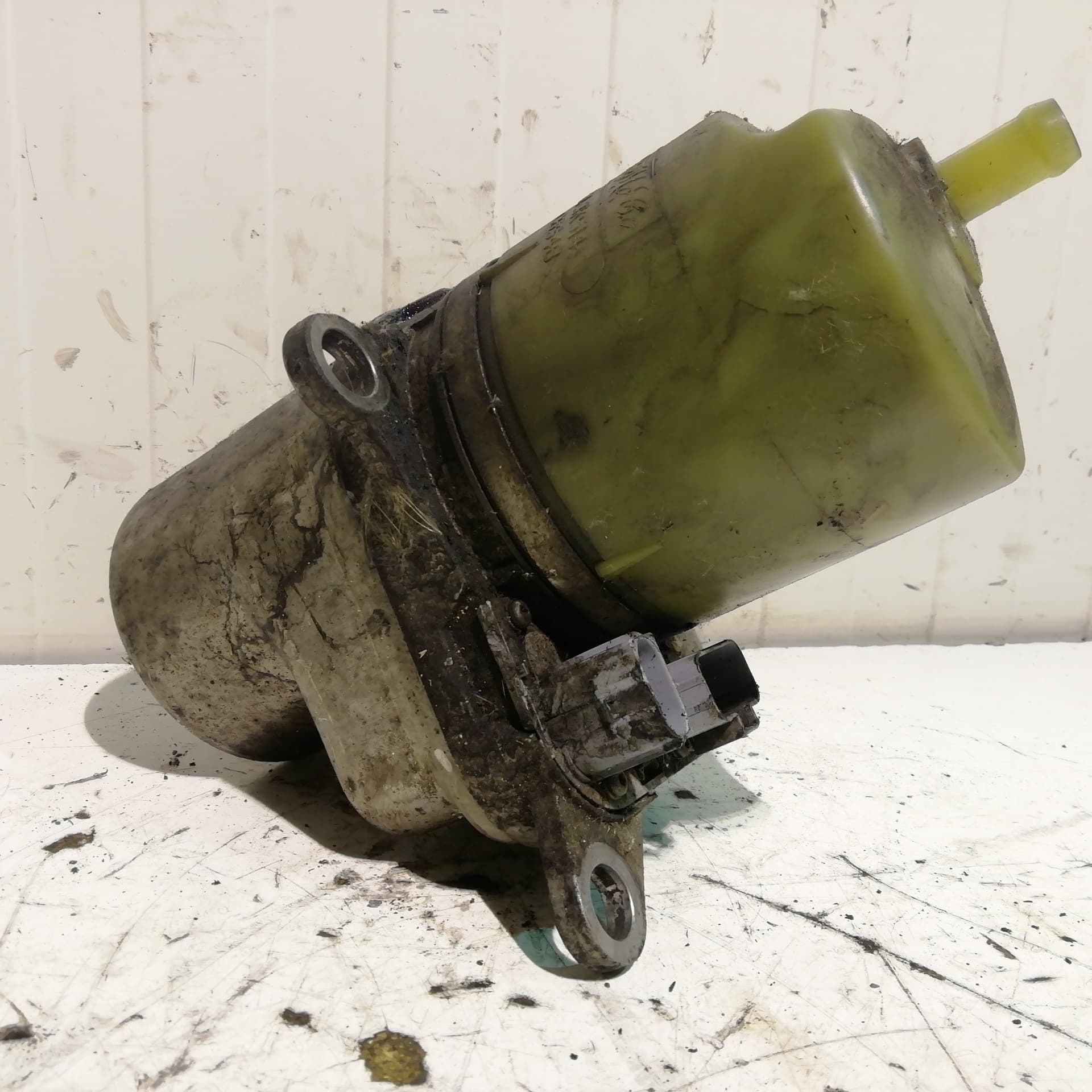 Bomba direccion VOLVO V70 FAMILIAR 4