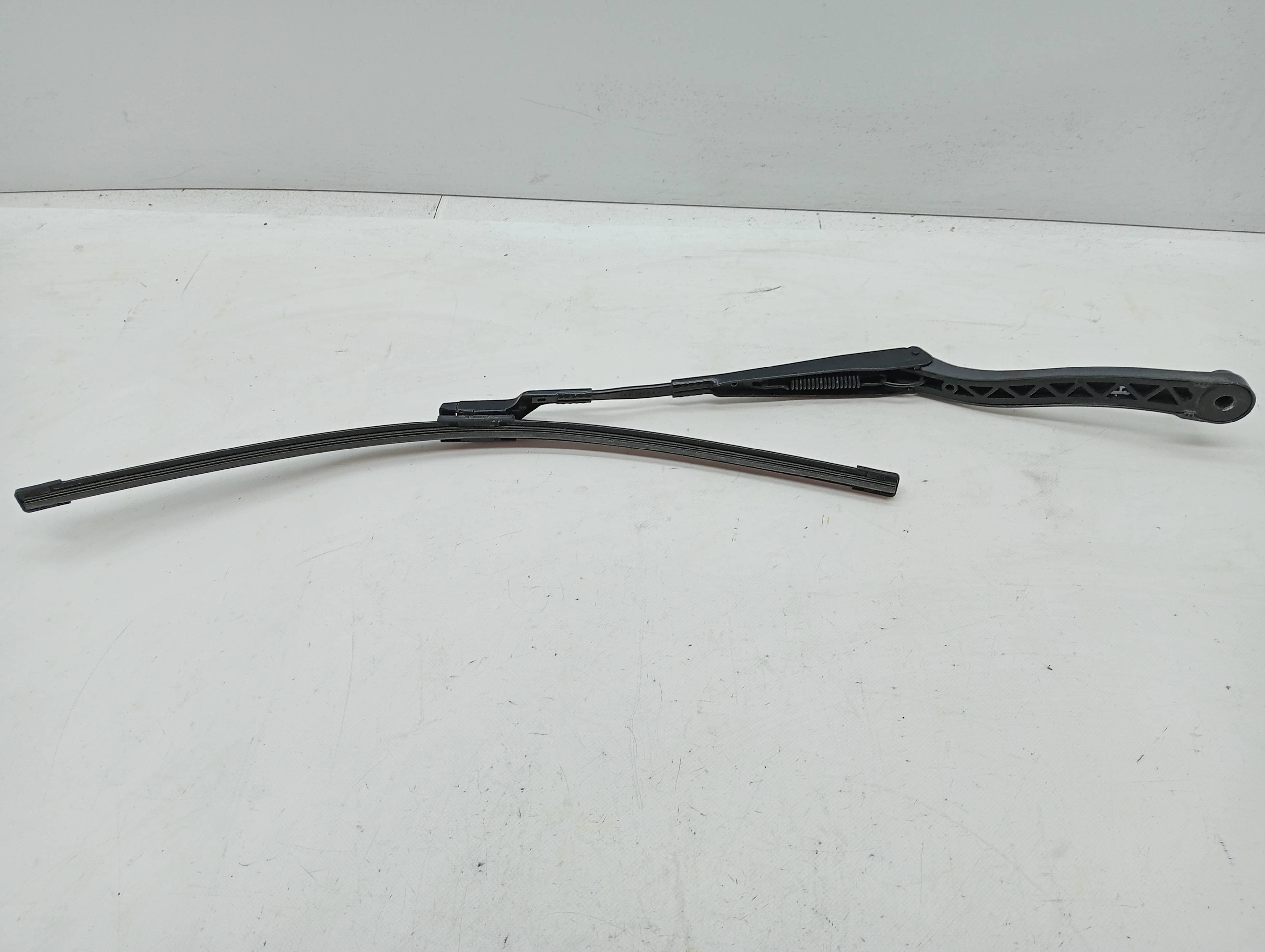 Brazo limpia delantero derecho MERCEDES-BENZ CLASE E (W212) LIM. 3